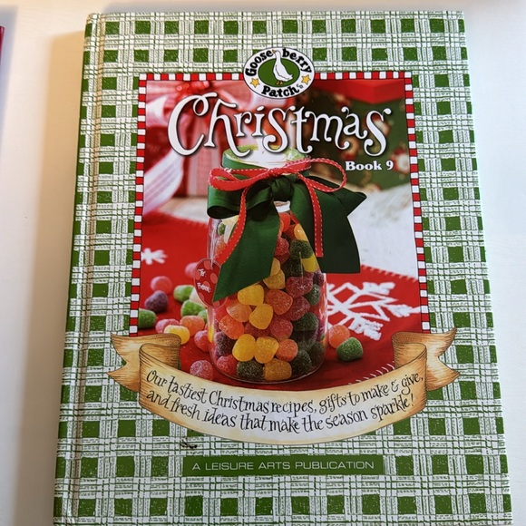 Gooseberry Patch Christmas Cookbook and Crafts and Cookbook Books - Picture 3 of 4